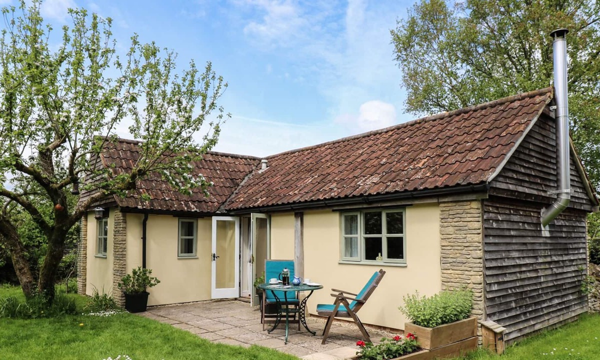 Nettleton Cottage | THE APPLE STORE, romantic, with open fire in Nettleton