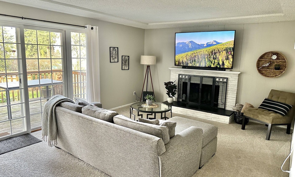 Bull Mountain House | The Applewood Suite - Walk to Hiking Trails!