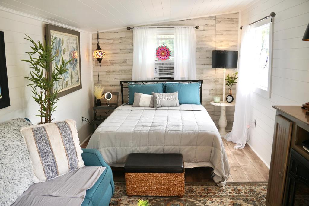 Rogersville Other | The Aquarius-a dreamy, waterfront tiny home