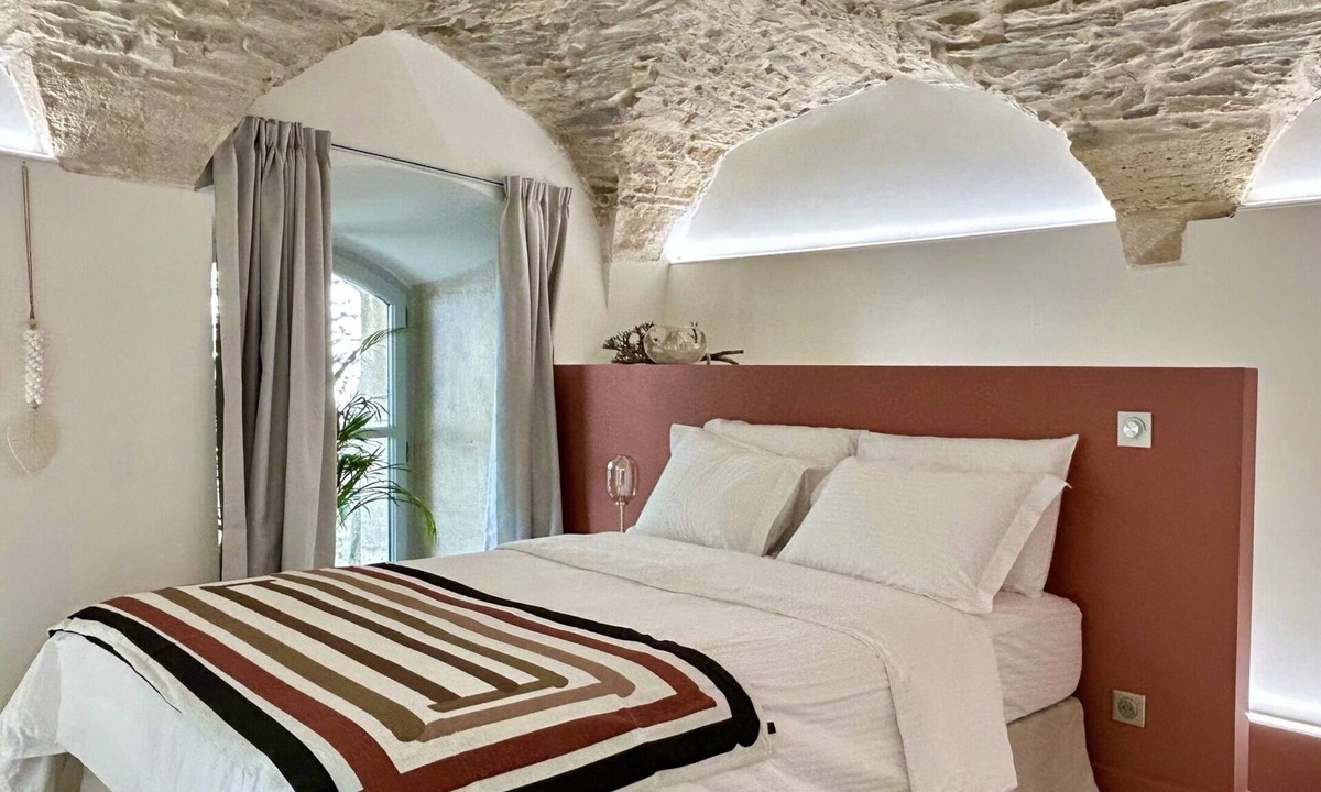 Nimes City Centre House | The Arena's Pavillon 4*: parking - rooftop - AC