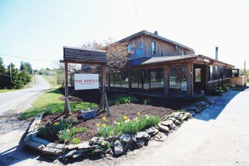 Livingston Manor Hotel | The Arnold House