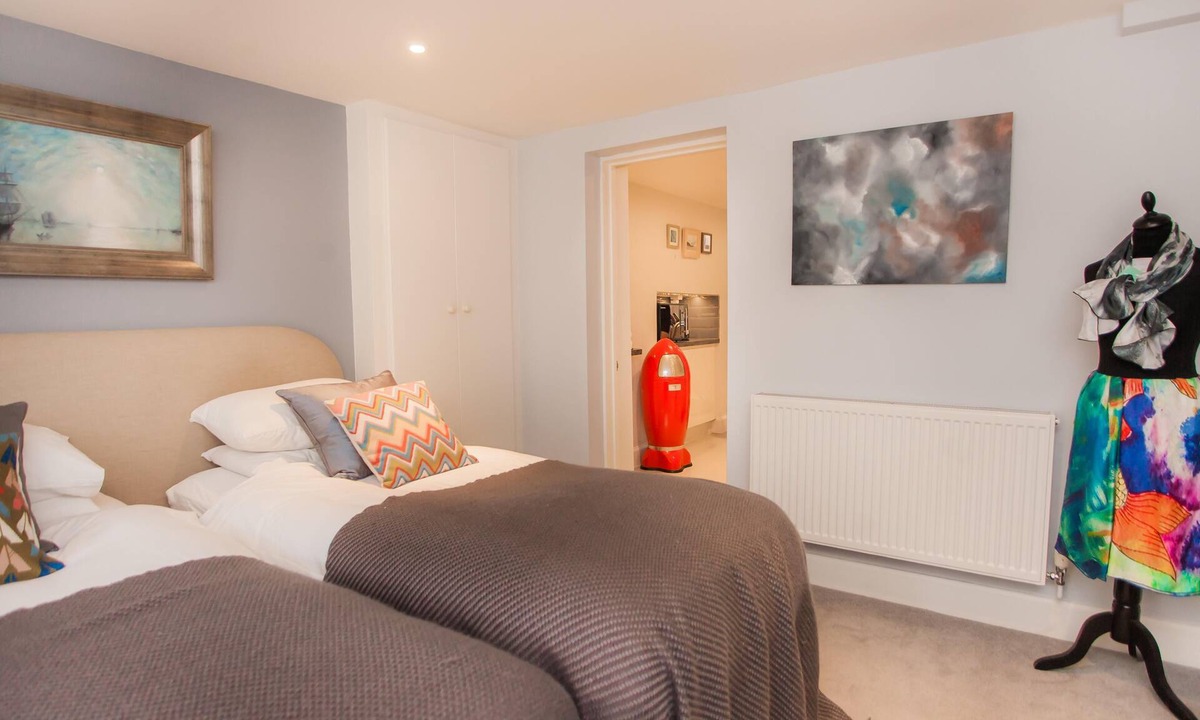 Bath Apartment | The Art Studio - stylish city accommodation