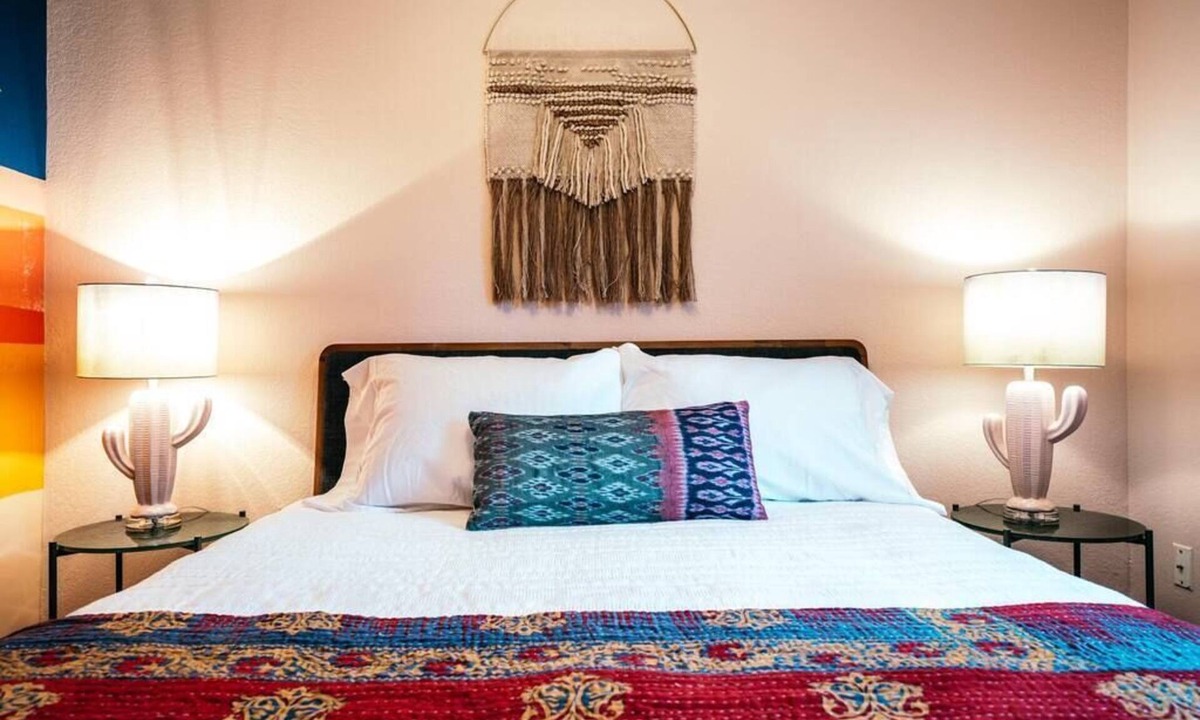 Fayetteville House | The Artist's Retreat