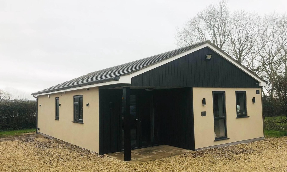 Cleeve Cabin | The Ash View in North Somerset