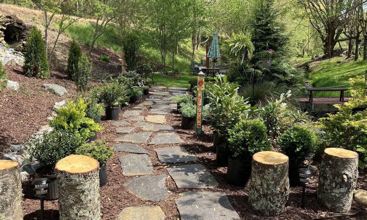 Marshall Bed & Breakfast | The Ashe Farm Bed & Breakfast