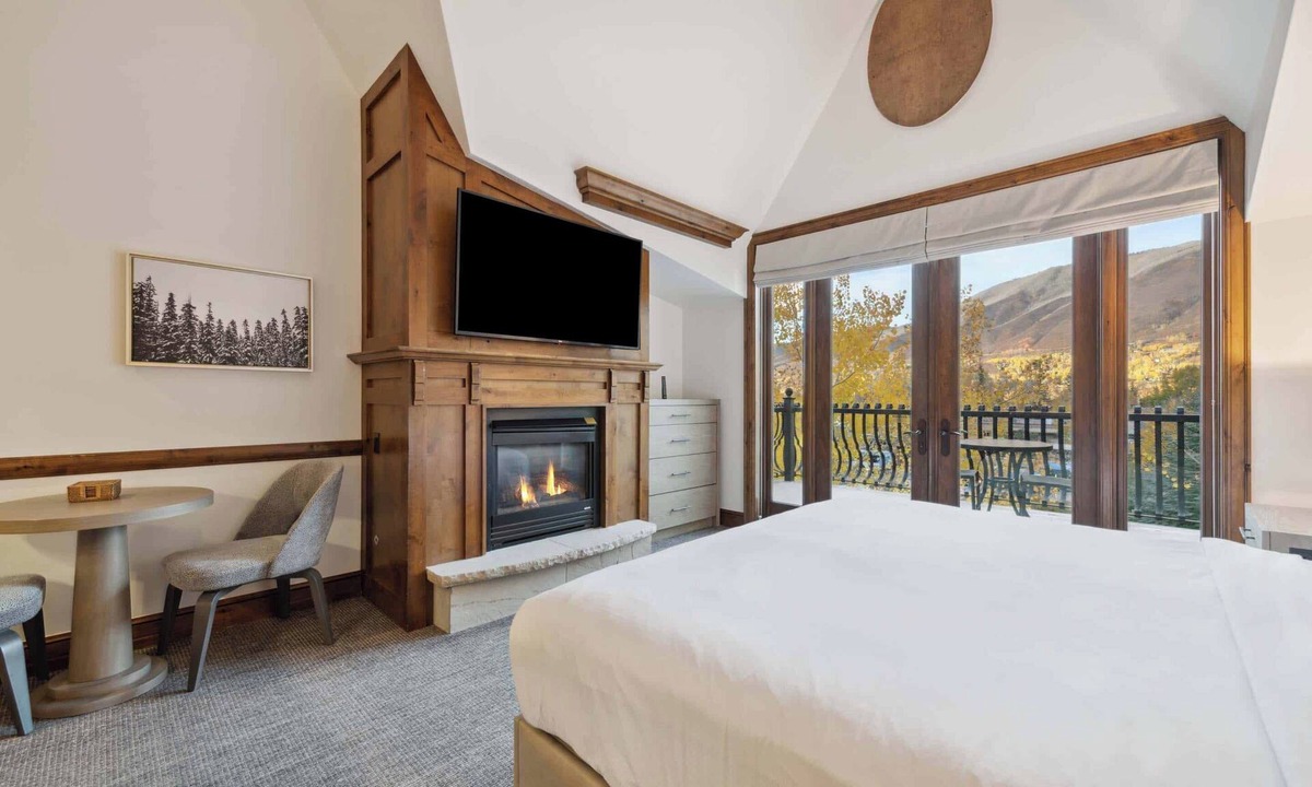 Downtown Condo | The Aspen Mountain Residences 31C