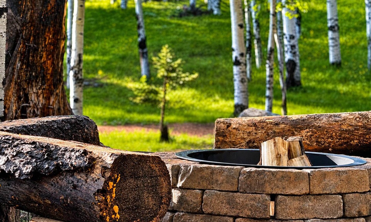 Divide Apartment | The Aspen Suite - Private Fire Pit, Forest & Mountain View