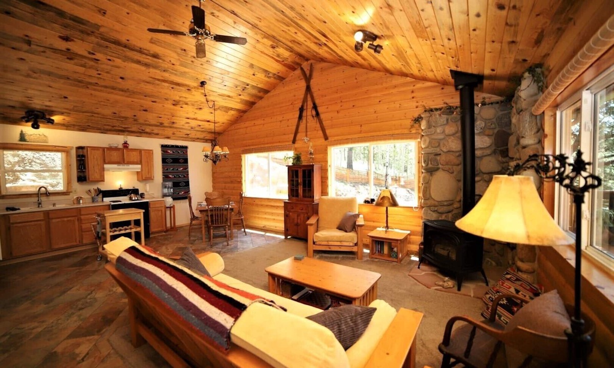 Rainbow Valley Cabin | The Aspen Valley Hideaway - A Perfect Hub to Hiking and Tourist Attractions!