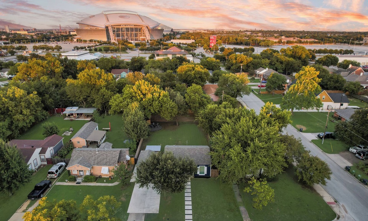 Central Arlington House | The AT&T Stadium House, 3BR/2BA right by the Stadium