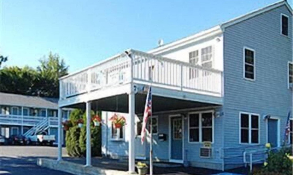East Wareham Hotel | The Atlantic Motel
