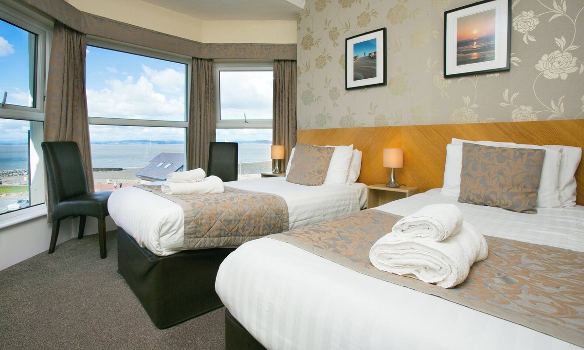 Morecambe Hotel | The Auckland Hotel