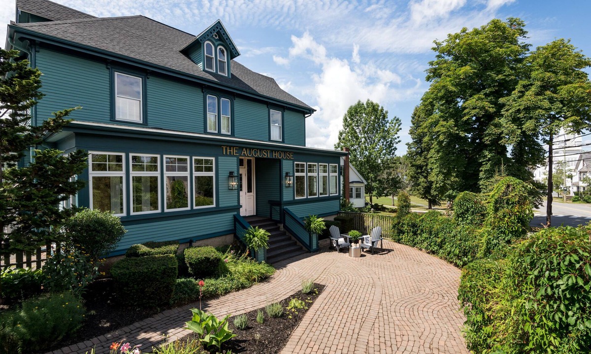 Windsor Hotel | The August House