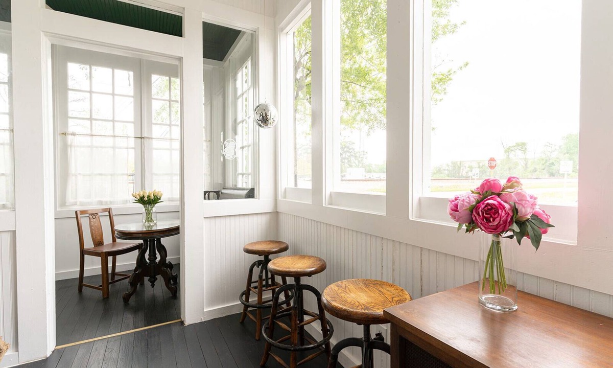Spring Hotel | The August Inn