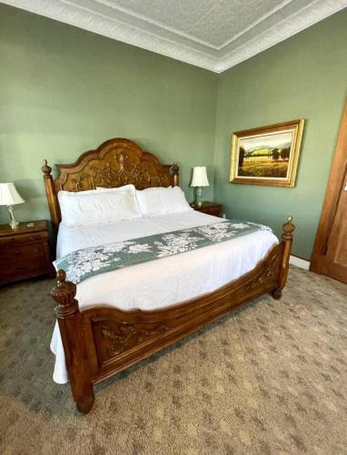 Eastland Hotel | The Austin Room