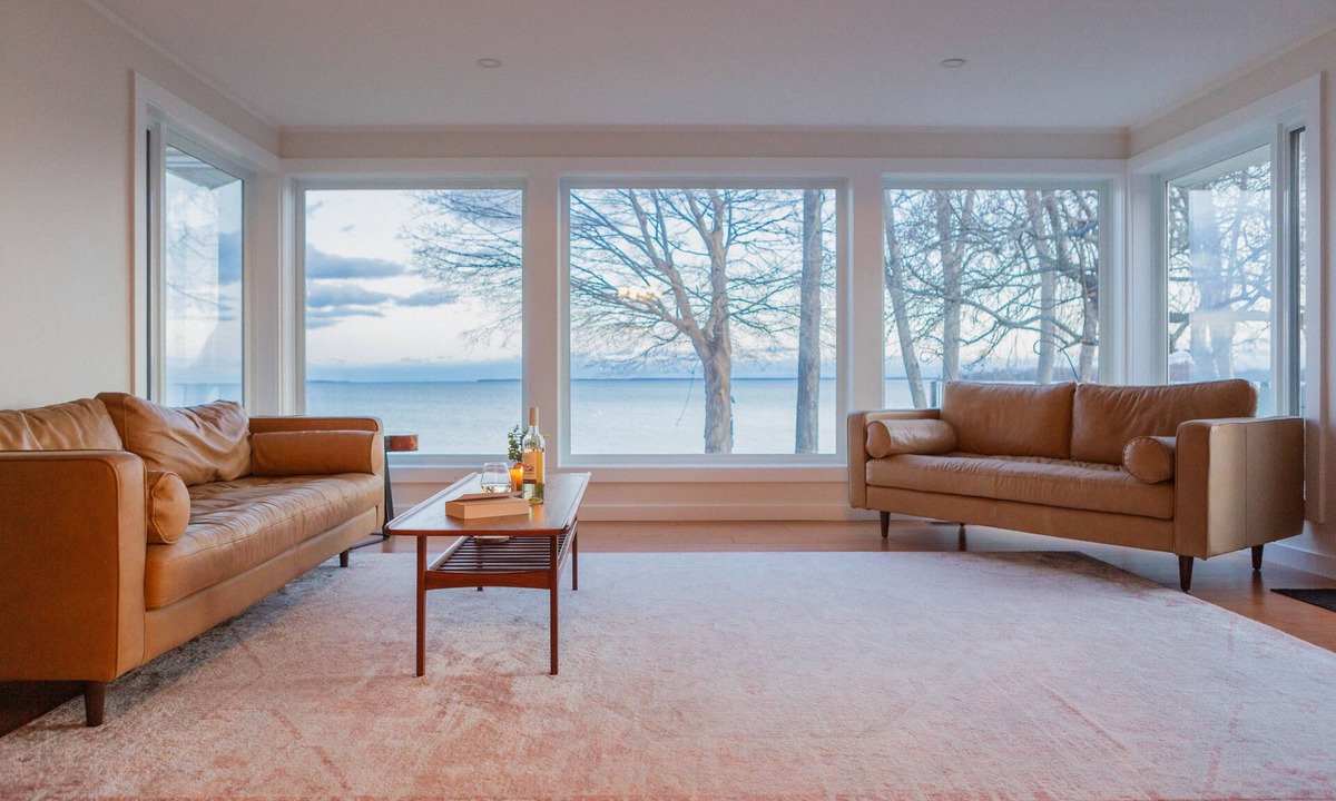 Waupoos House | The Avalon on the Lake - Swim, Sip & Explore