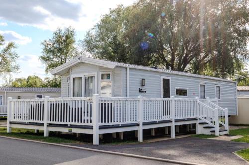 Tattershall Resort | The Avenue