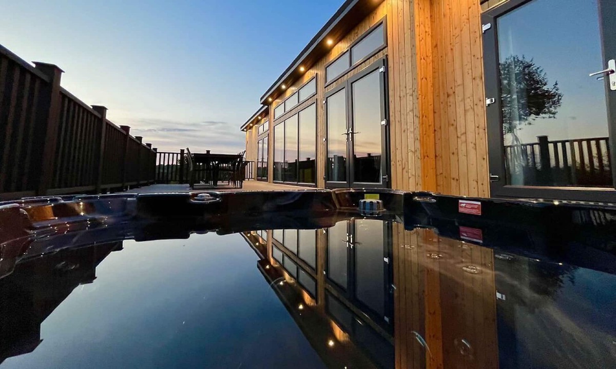 Coleford Cottage | The Avon Lodge (Pet)