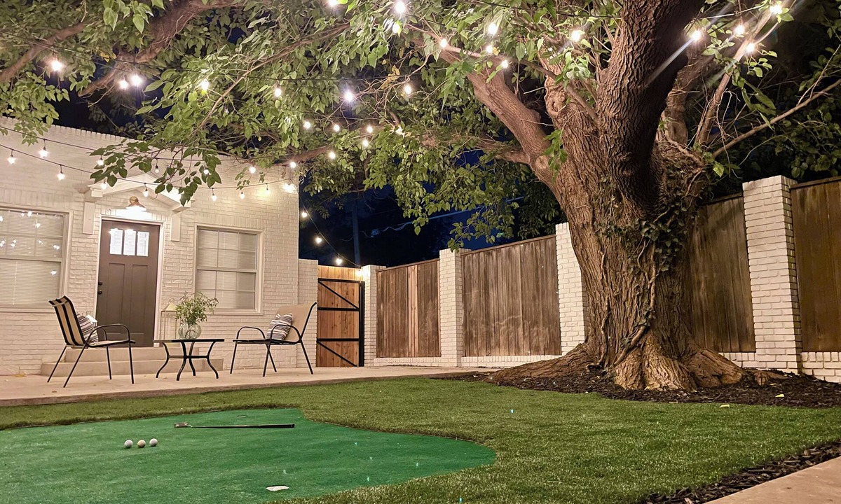 Heart of Lubbock House | The Backyard Luxe 1 bed/1 bath - Near TTU