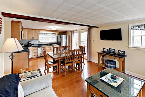 East Boothbay House | The Badger Den