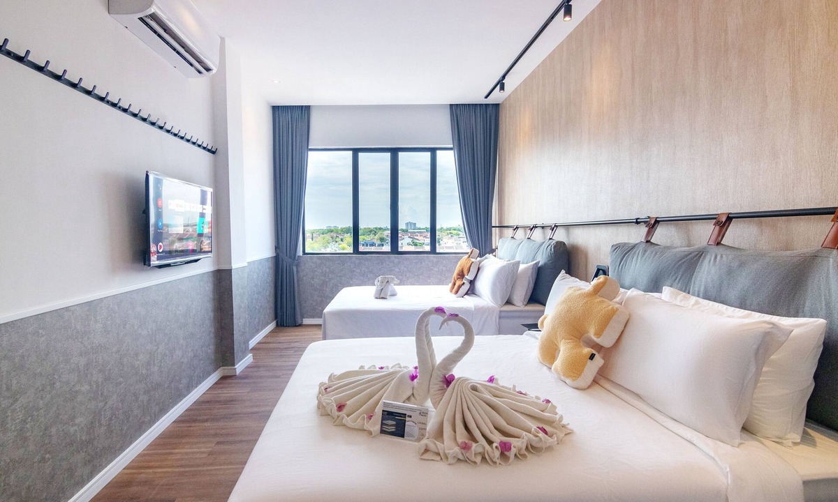 Kampung Simpah Hotel | The Bagan Suite