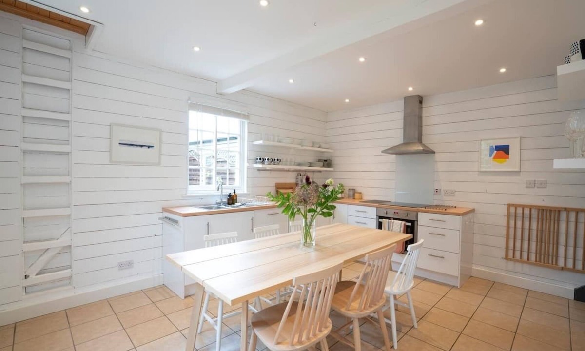 Coggeshall House | The Bakehouse, Coggeshall