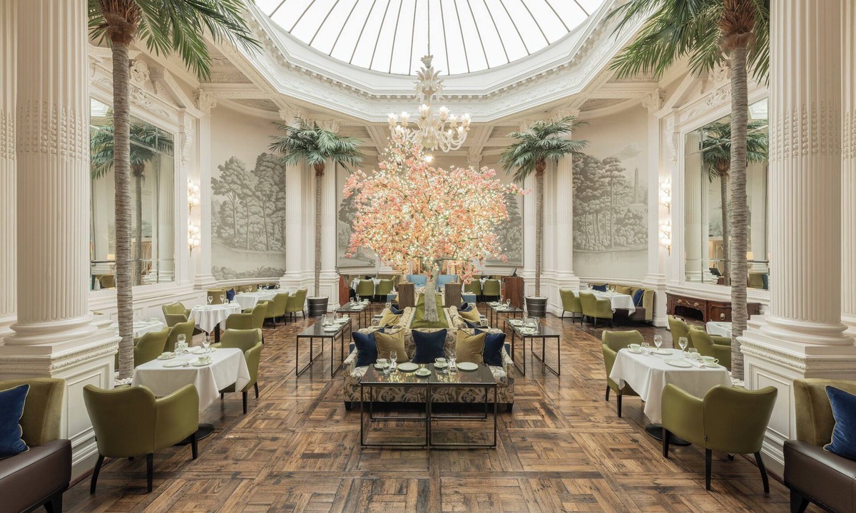 New Town Hotel | The Balmoral Hotel