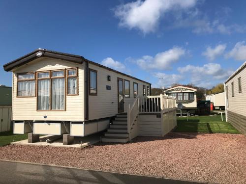 Tiddington Resort | The Bard's Retreat