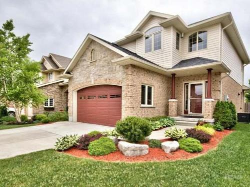 Stratford House | The Bards Roost - 3BR King Ensuite Family Friendly