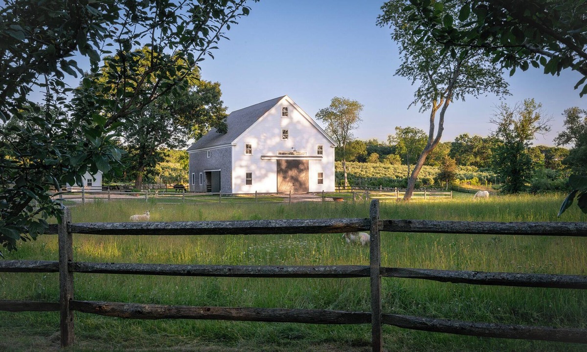 Ipswich House | The Barn at Asa Stone Farm