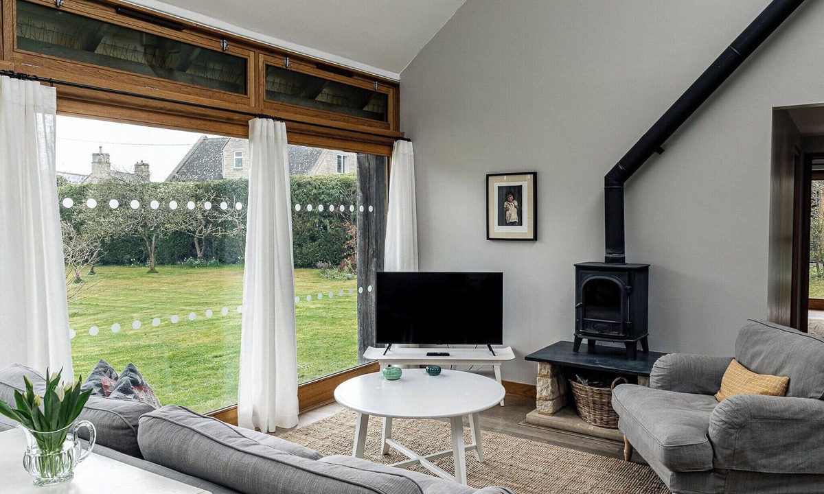 Colerne Cottage | The Barn at Daubeneys