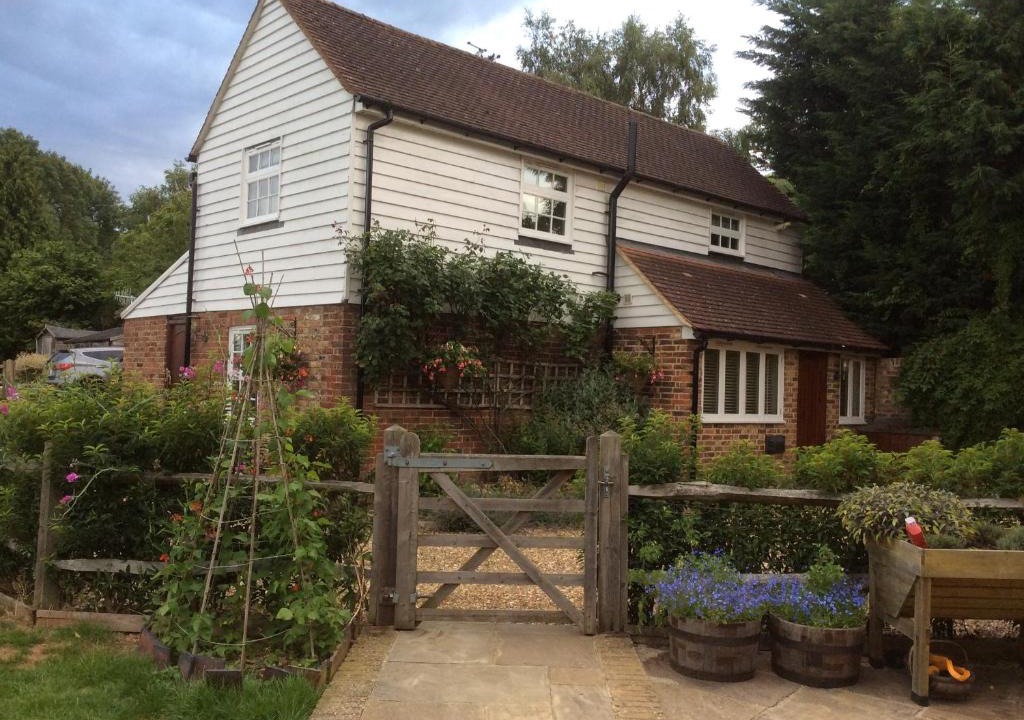 Chiddingstone Hoath Bed & Breakfast | The Barn At Woodview