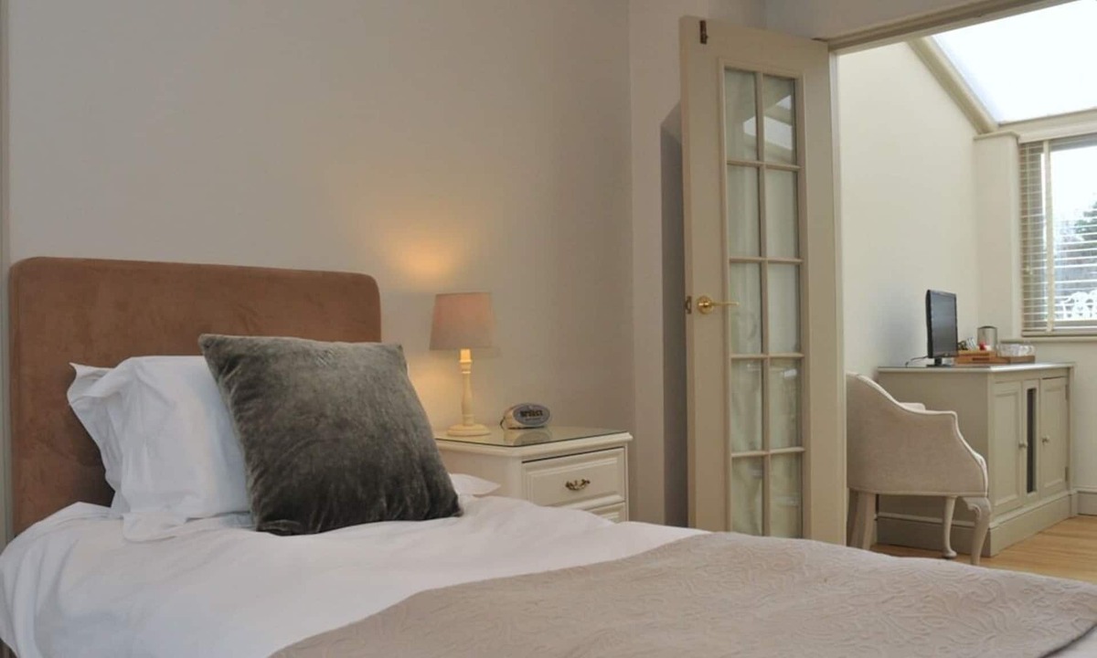 Chiddingstone Hoath Bed & Breakfast | The Barn At Woodview