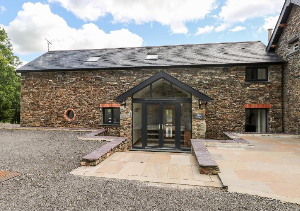 Llanybri House | The Barn, Carmarthen