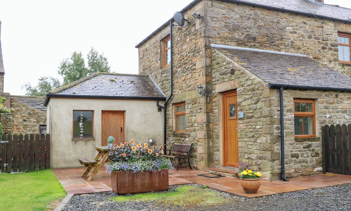 Hexham Cottage | THE BARN COTTAGE, pet friendly, with open fire in Hexham