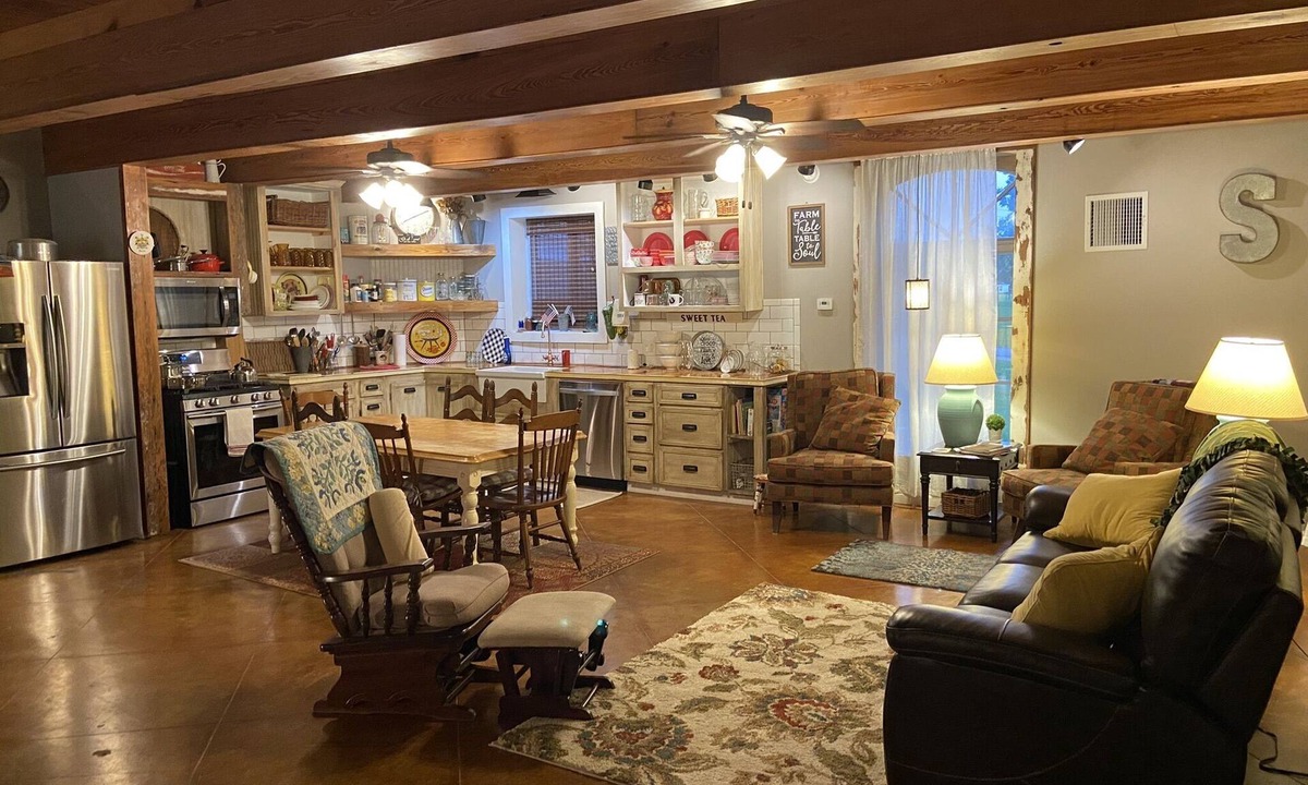 Mittie House | THE BARN GUESTHOUSE