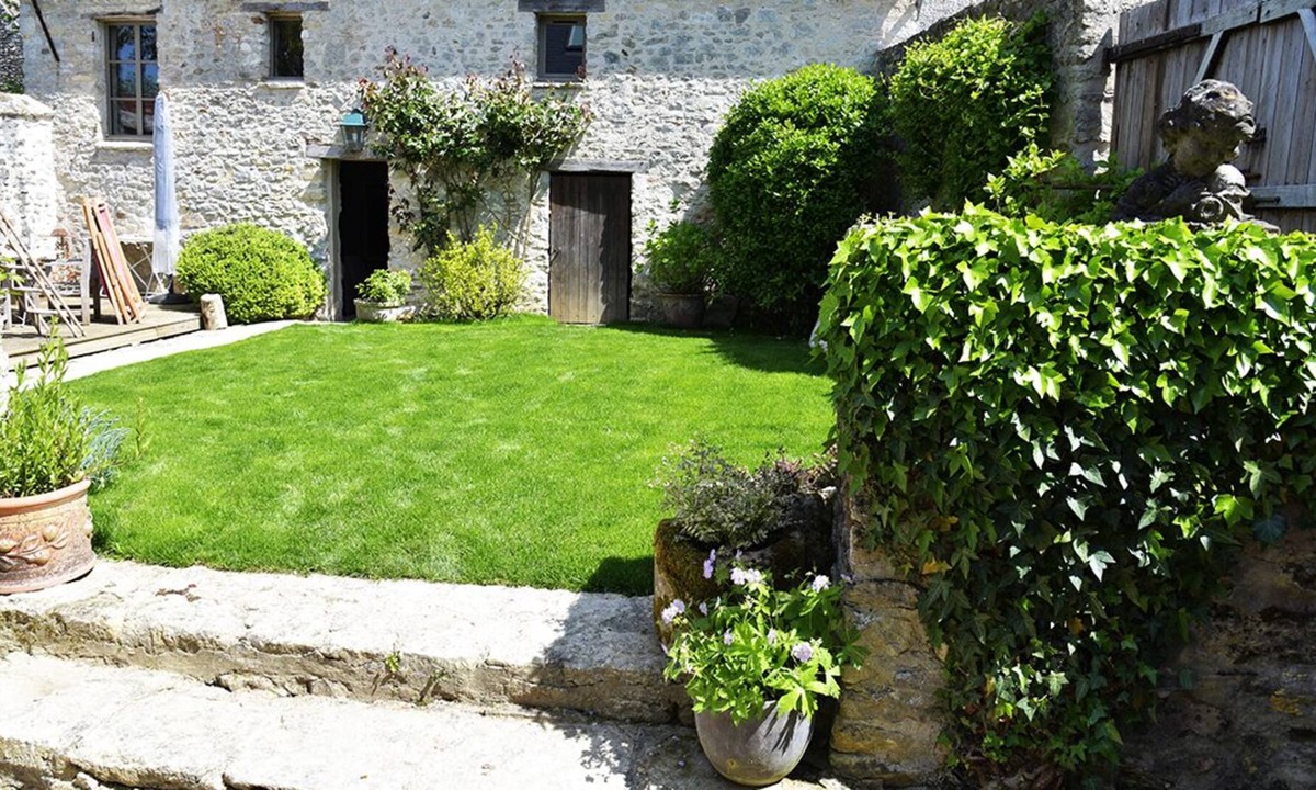 Cherence House | The barn of Chérence, renovated and tastefully decorated