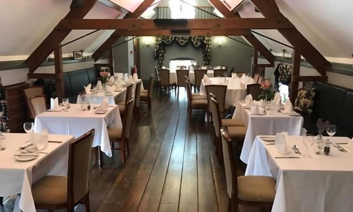 Cannock Hotel | The Barns