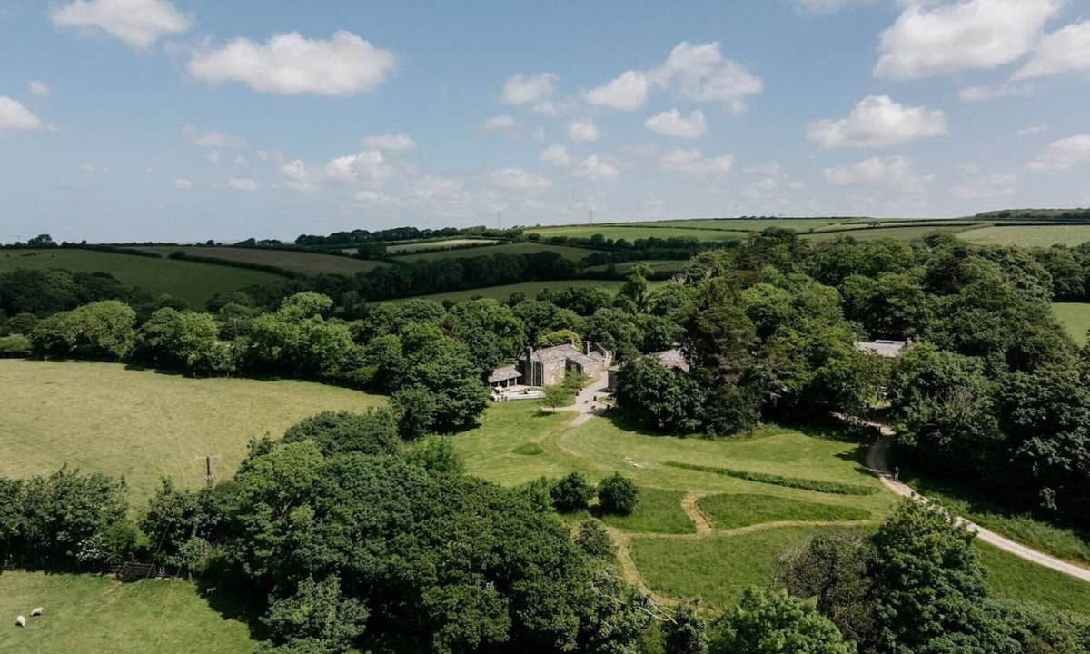 Bodmin House | The Barton at Boconnion w/Swedish Hot Tub