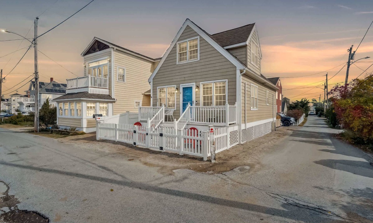 Newburyport House | The Basin House Walk to Beach 10 Mins Downtown