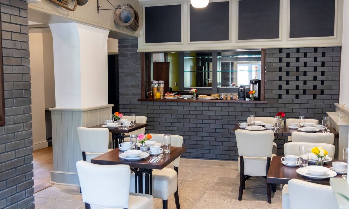 Canterbury Bed & Breakfast | The Bat and Ball