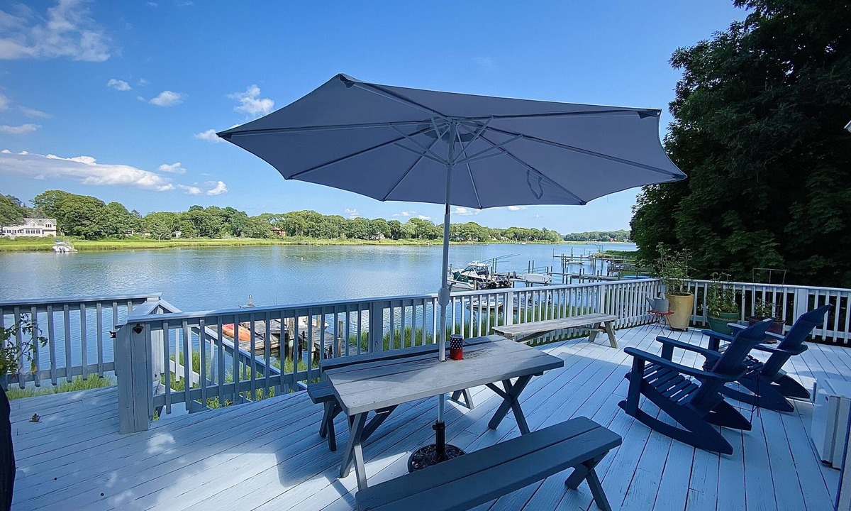 Cutchogue Cottage | The Bay Breeze