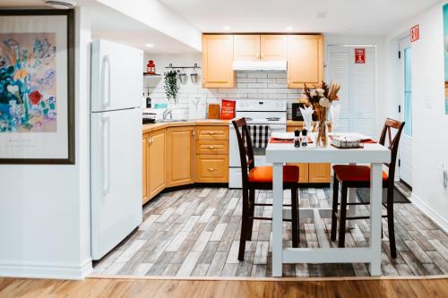 Ottawa Division Apartment | The Bay Crib