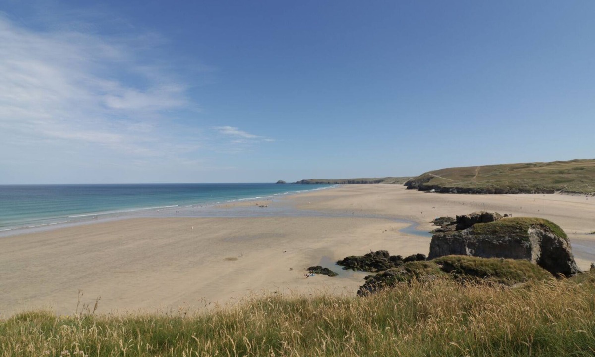Perranporth House | The Beach Halt