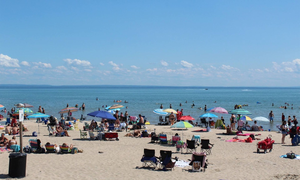 Crystal Beach Cottage | The Beach House - Bay Beach Beachfront