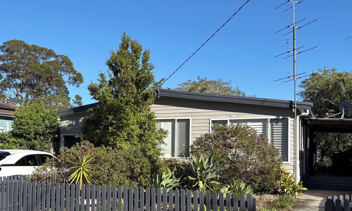 Patonga House | The Beach House - close to everything!