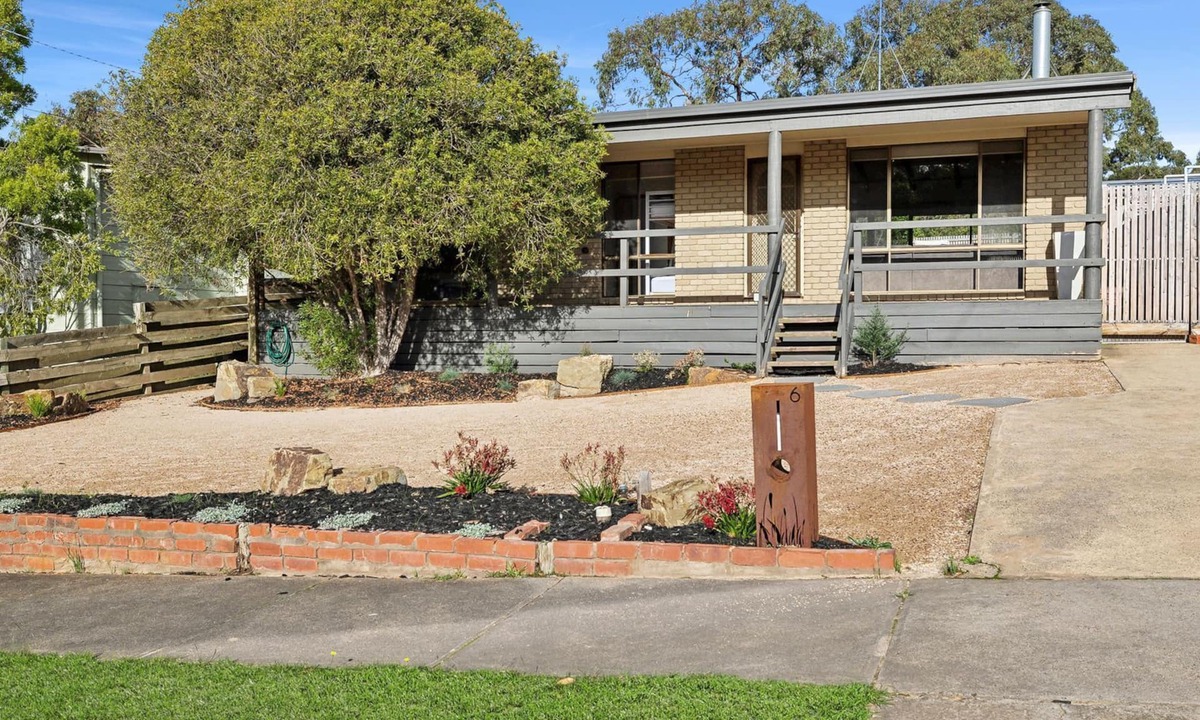 Anglesea House | The Beach Hut - Beach Perfection