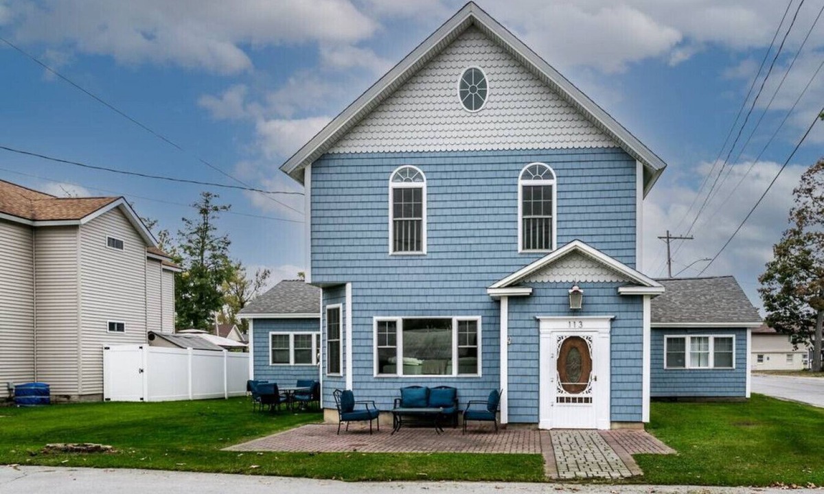 Sylvan Beach House | The Beach Pad · Spacious 4BR Getaway · Walk to Sylvan Beach