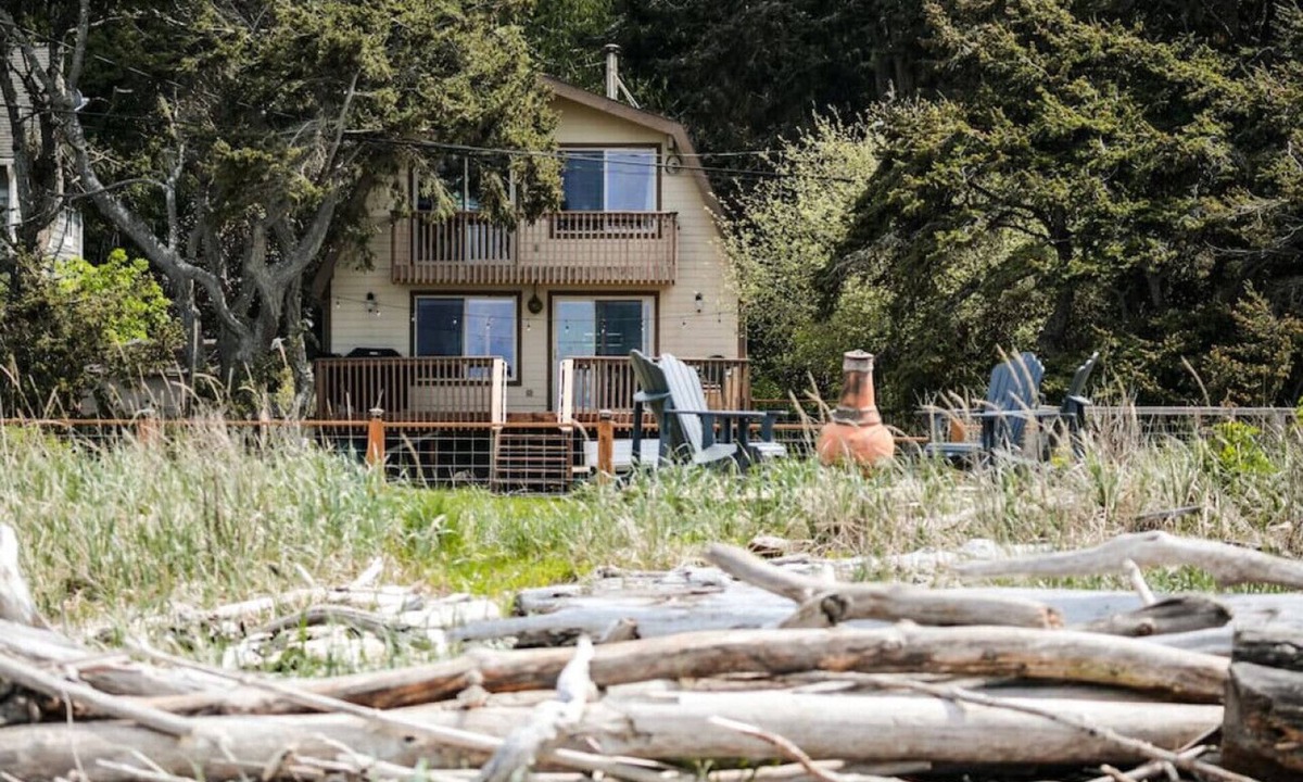 Port Angeles House | The Beach Place | Beachfront, Pet-Friendly, Views