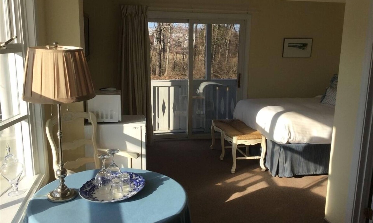 Wells Hotel | The Beach Rose Inn