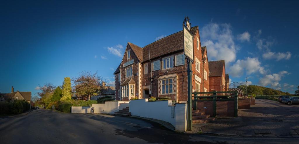 Stonehouse Hotel | The Beacon & Railway Hotel